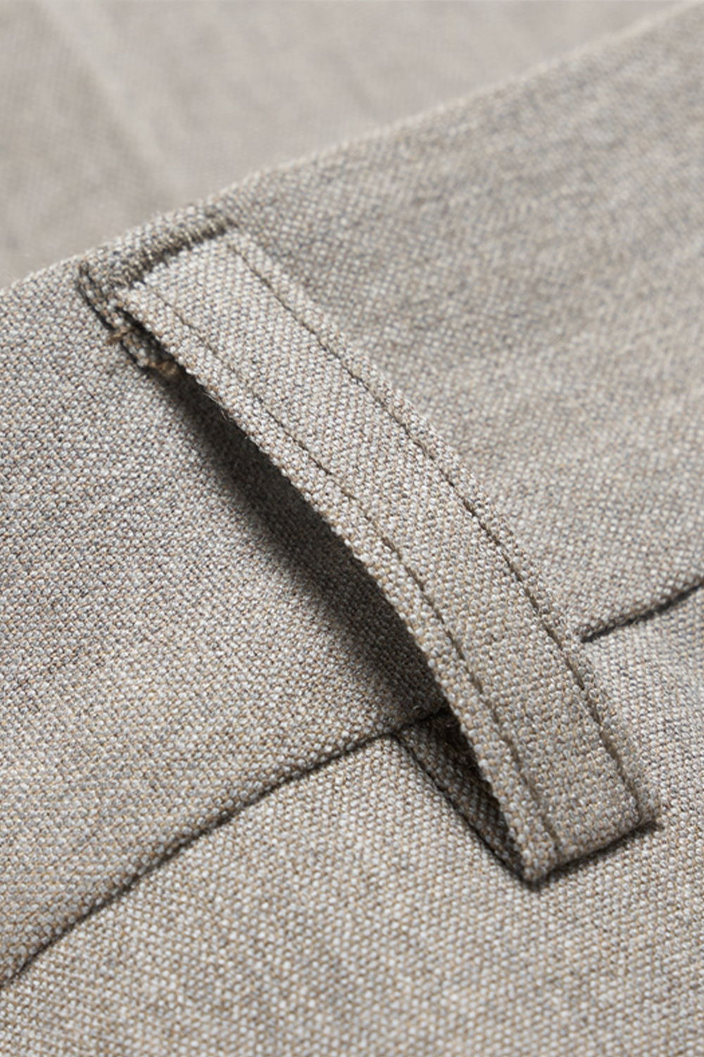 Costume single breasted, em poliviscose com elastano e lapela lapela peak - Cinza Taupe Claro