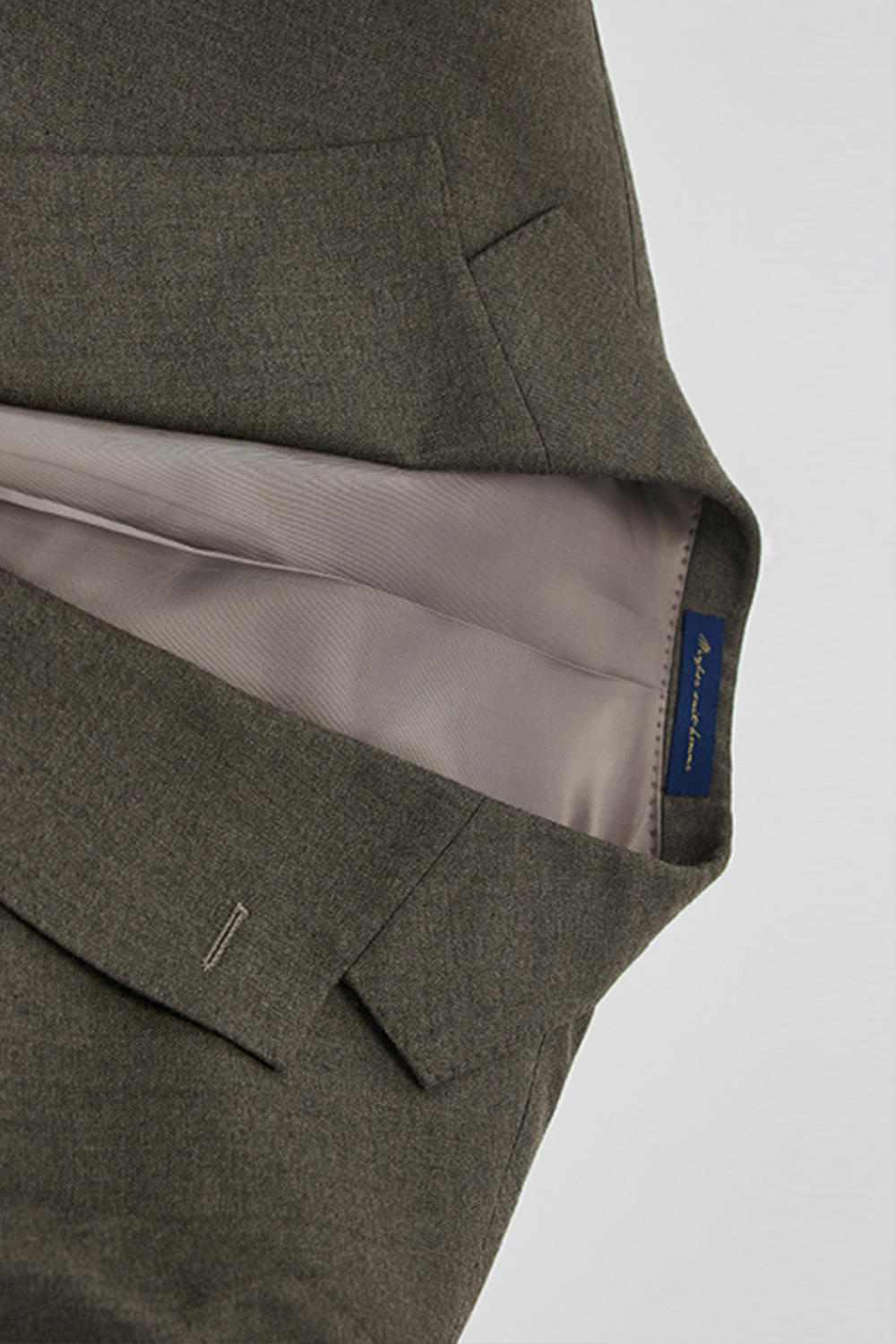 Costume single breasted, em lã tropical, com lapela notched - Marrom Khaki