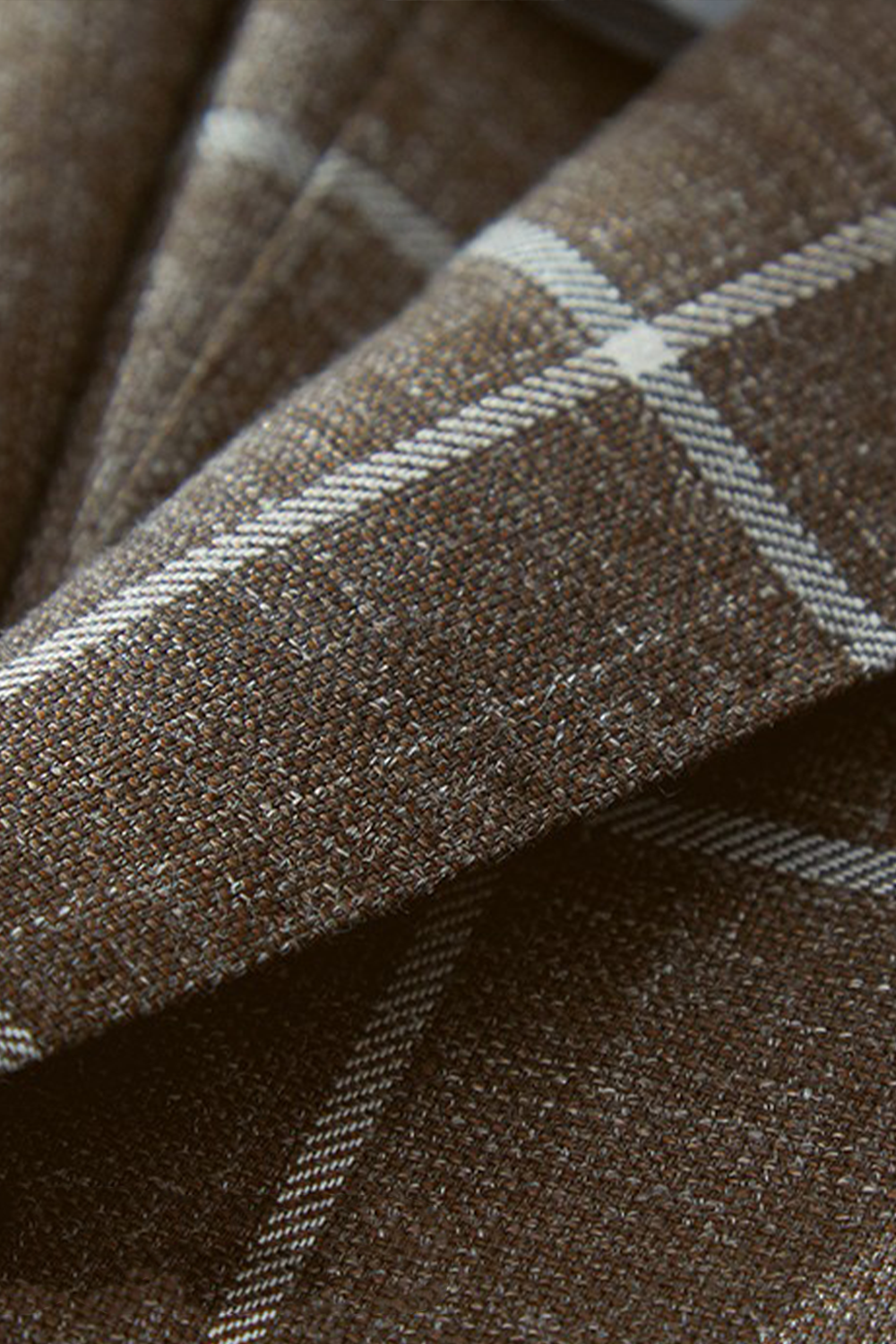 Blazer em lã, rami e seda, half canvas, single breasted com lapela notched - Marrom Xadrez