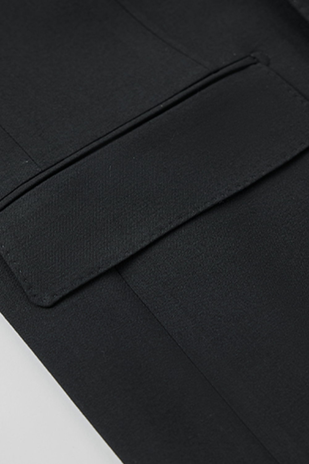 Costume single breasted, em lã tropical, com lapela notched - Preto