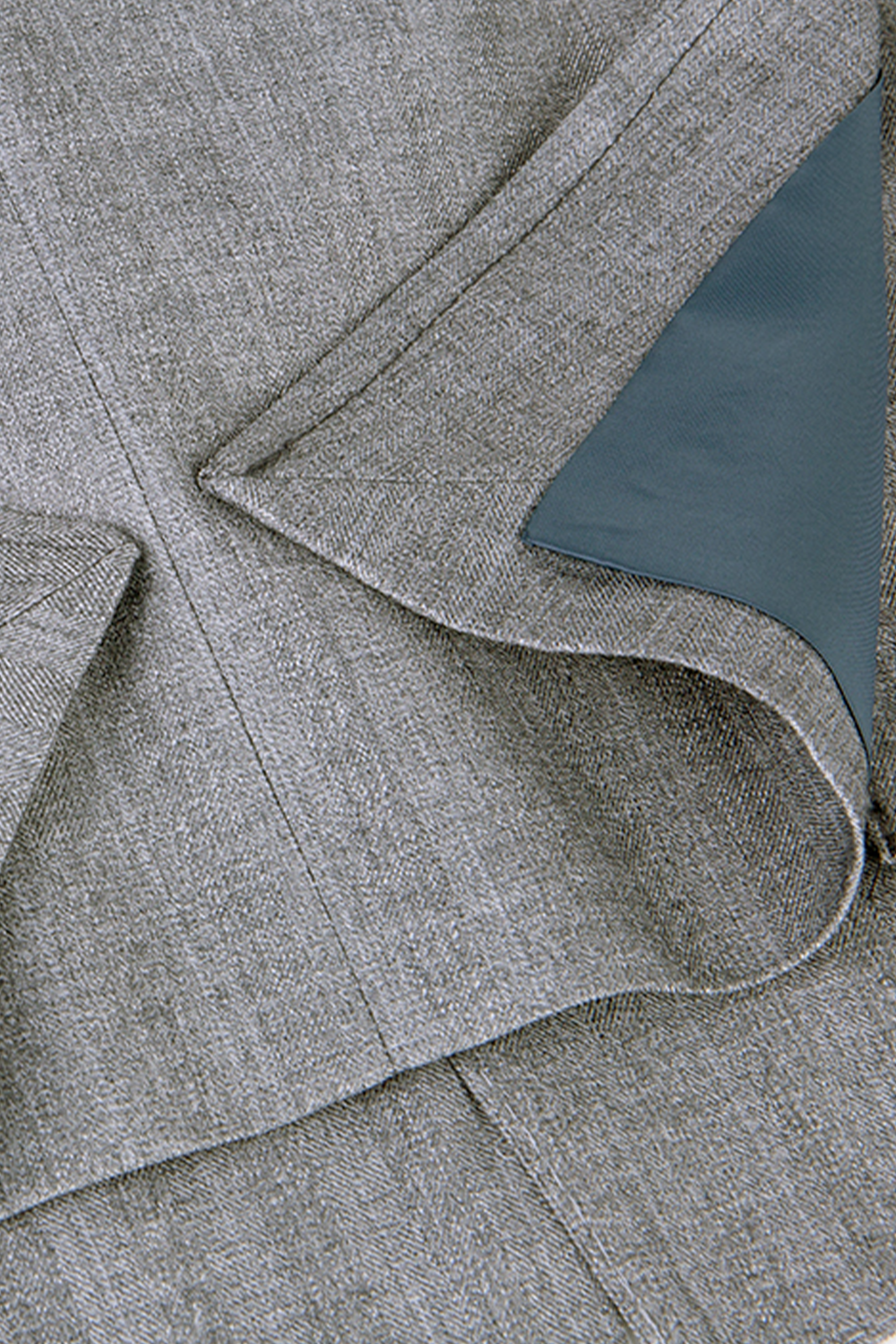 Costume double breasted 6x2, em poliviscose e elastano, com lapela peak - Cinza espinha de peixe