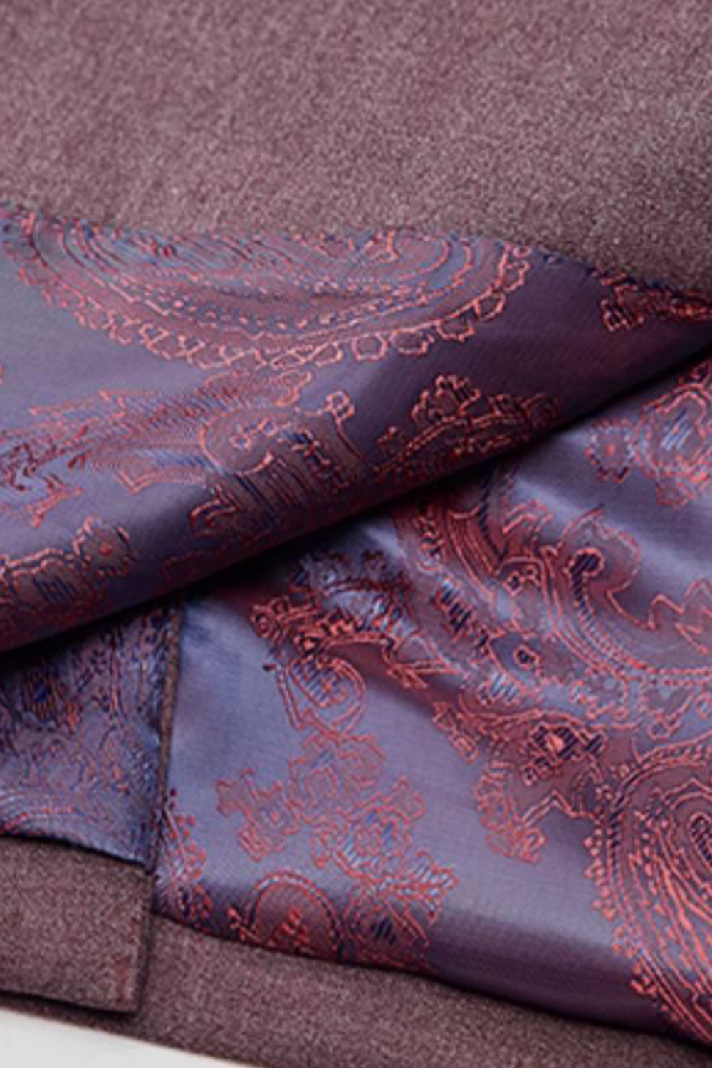 Costume single breasted em poliviscose, com lapela peak- Vinho