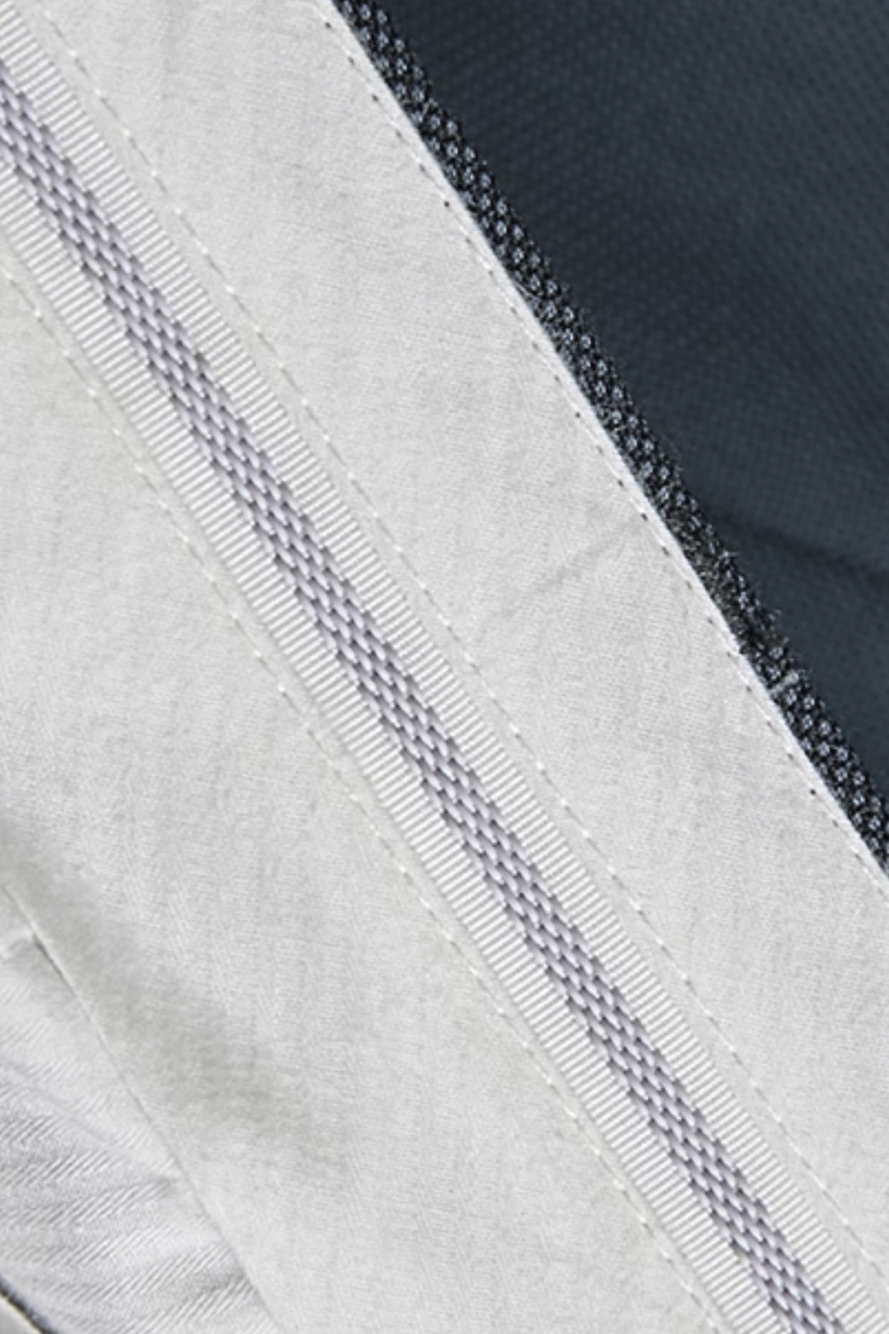 Costume double breasted 6x2, em poliviscose e elastano, com lapela peak - Azul marinho