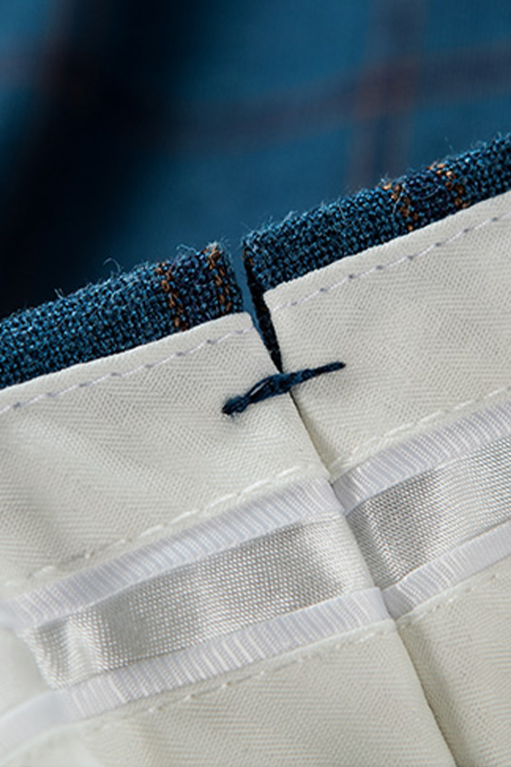 Lanifício Vitale Barberis Canonico - Costume double breasted 6x2, half canvas em lã, linho e seda, com lapela peak - Azul padronagem laranja