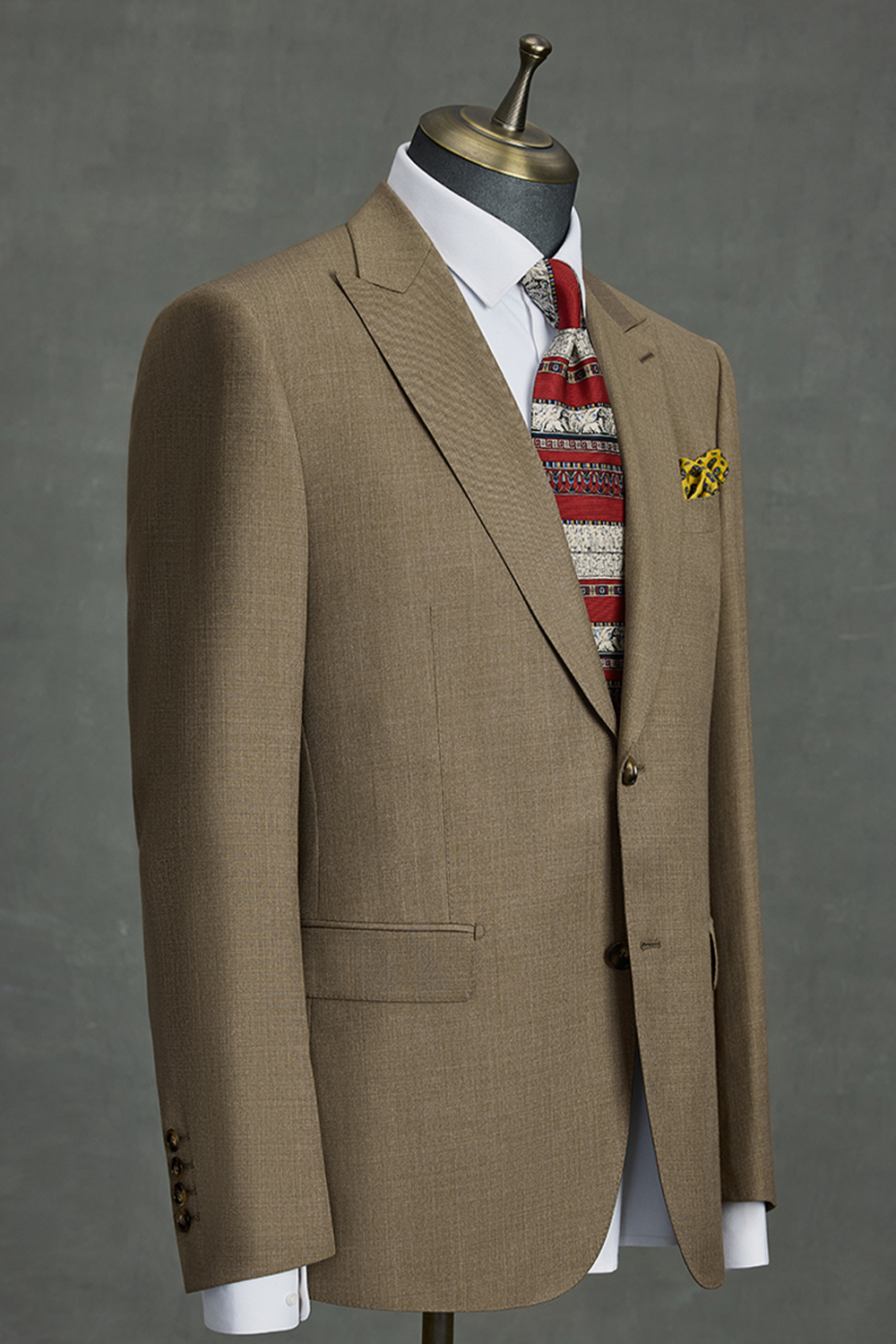 Costume single breasted em poliviscose, com lapela peak- Khaki