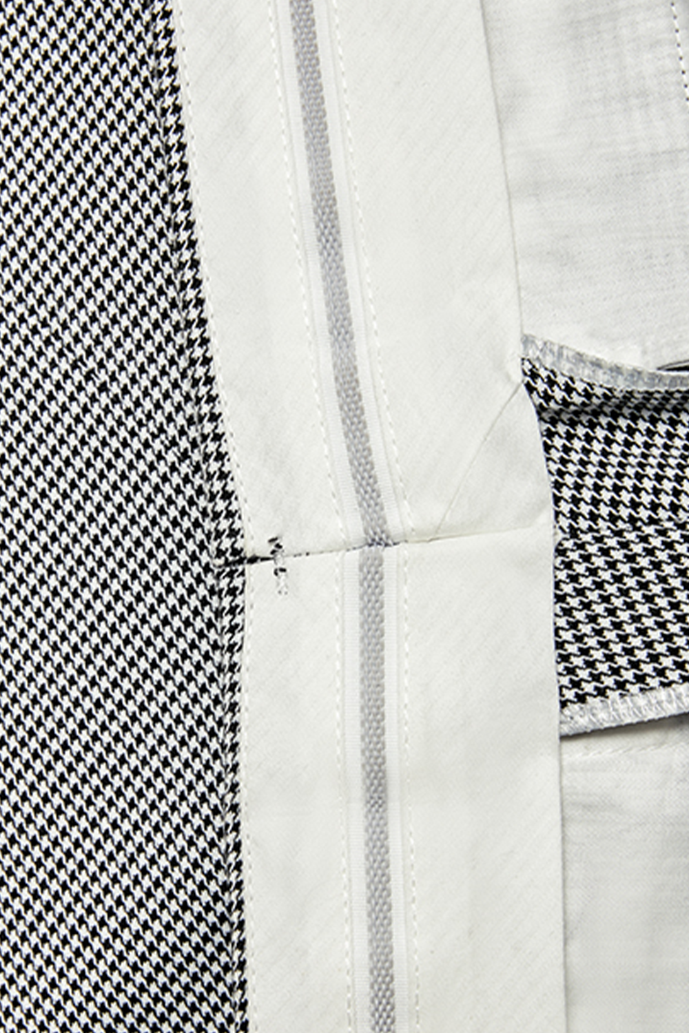 Costume double breasted 6x2 em poliviscose e elastano, com lapela peak - Pied-poule
