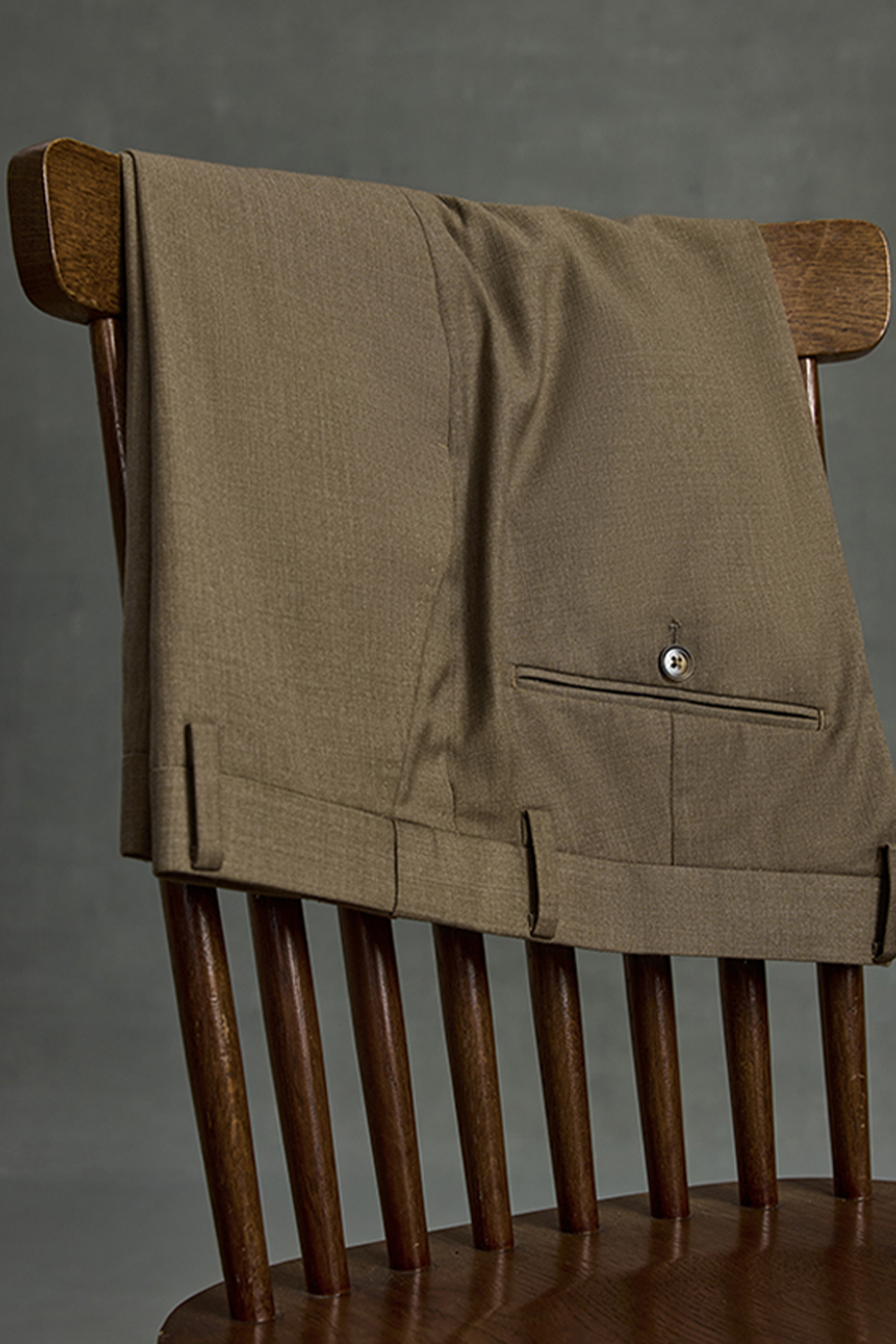 Costume single breasted em poliviscose, com lapela peak- Khaki
