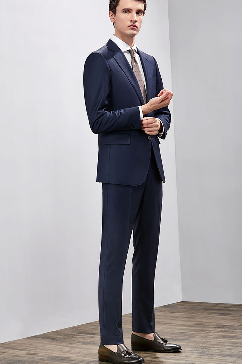 Costume single breasted em poliviscose e elastano, com lapela notched - Azul marinho