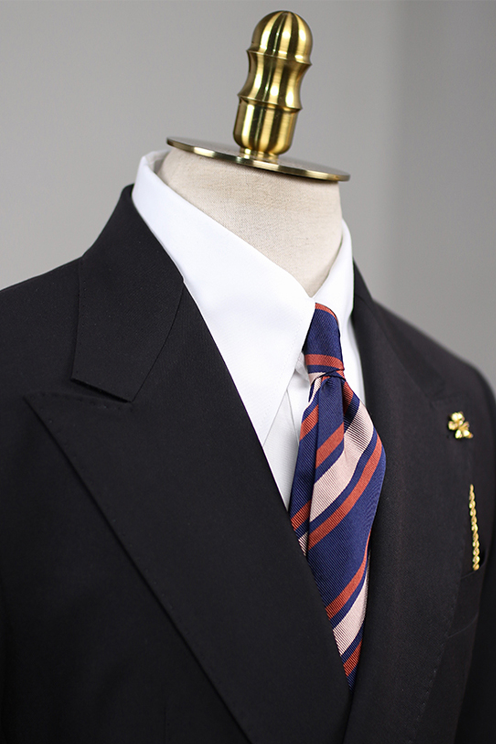 Blazer marinheiro, em polilã double breasted 4x1 com lapela peak large - preto