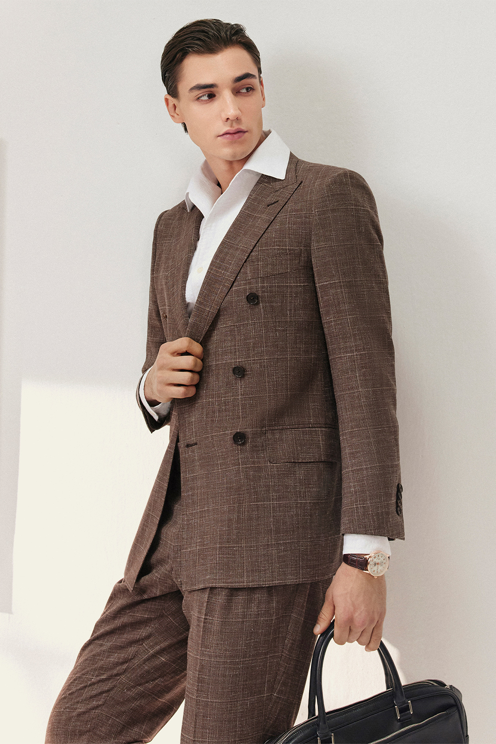 Lanifício Vitale Barberis Canonico - Costume double breasted 6x2, half canvas em lã, linho e seda com lapela peak - Marrom café