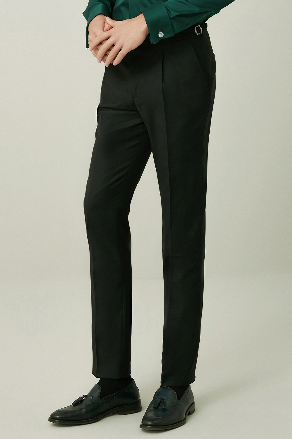 Calça em lã merino super 120's, 17.75µ, com ajuste lateral - Preta
