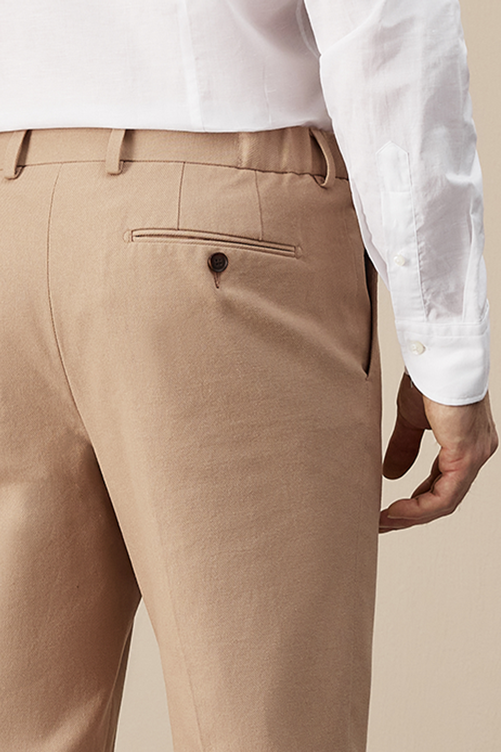Calça de modelagem italiana, 100% algodão, com cintura alta e passantes de cinto - Khaki