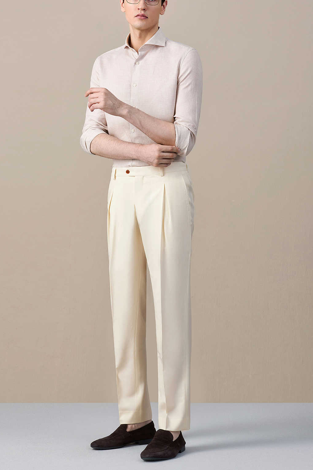 Calça de modelagem italiana, em lã super 130'S com 17.20 µ com cintura alta e passantes de cinto - Ristretto branca