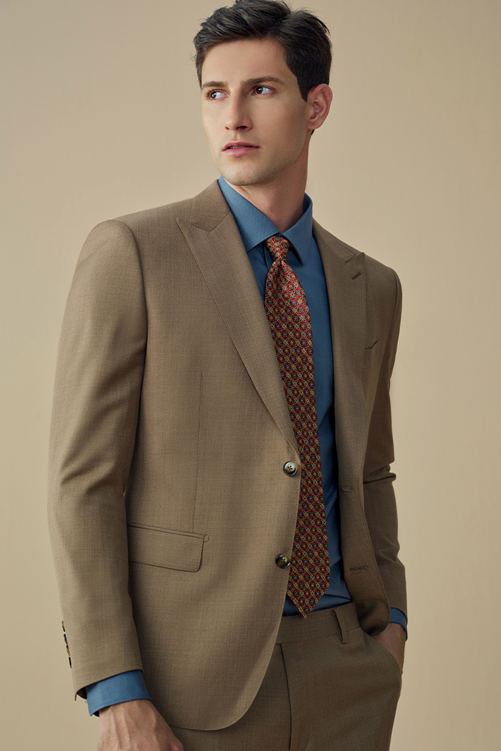 Costume single breasted em poliviscose, com lapela peak- Khaki