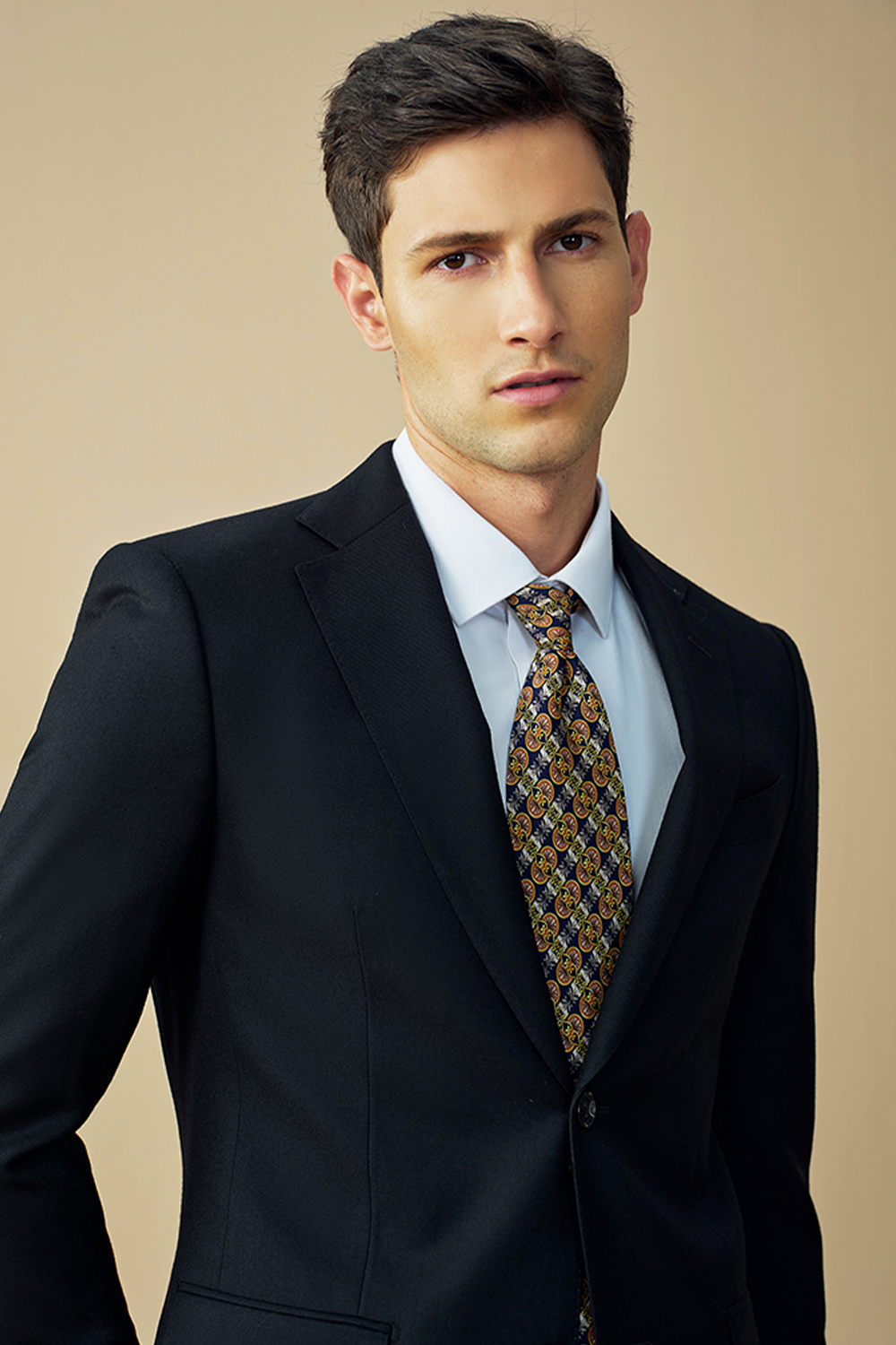 Costume single breasted, em lã tropical, com lapela notched - Preto