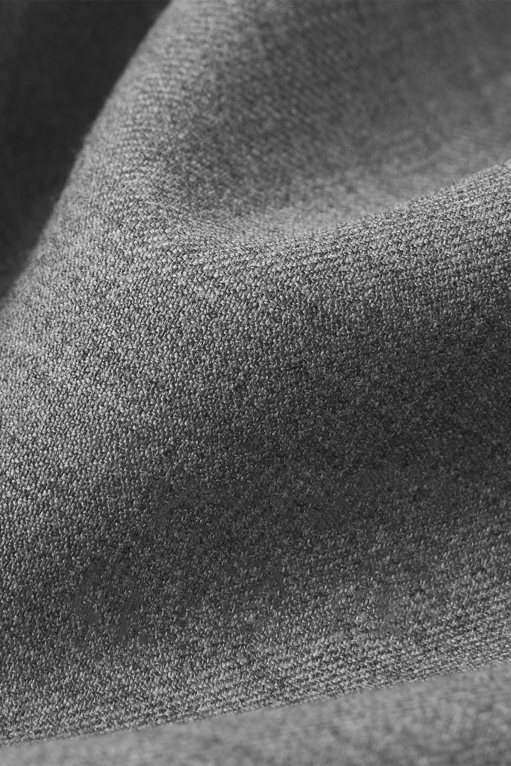 Calça de modelagem italiana, em lã super 130'S com 17.20 µ com cintura alta e passantes de cinto - Exalt Cinza