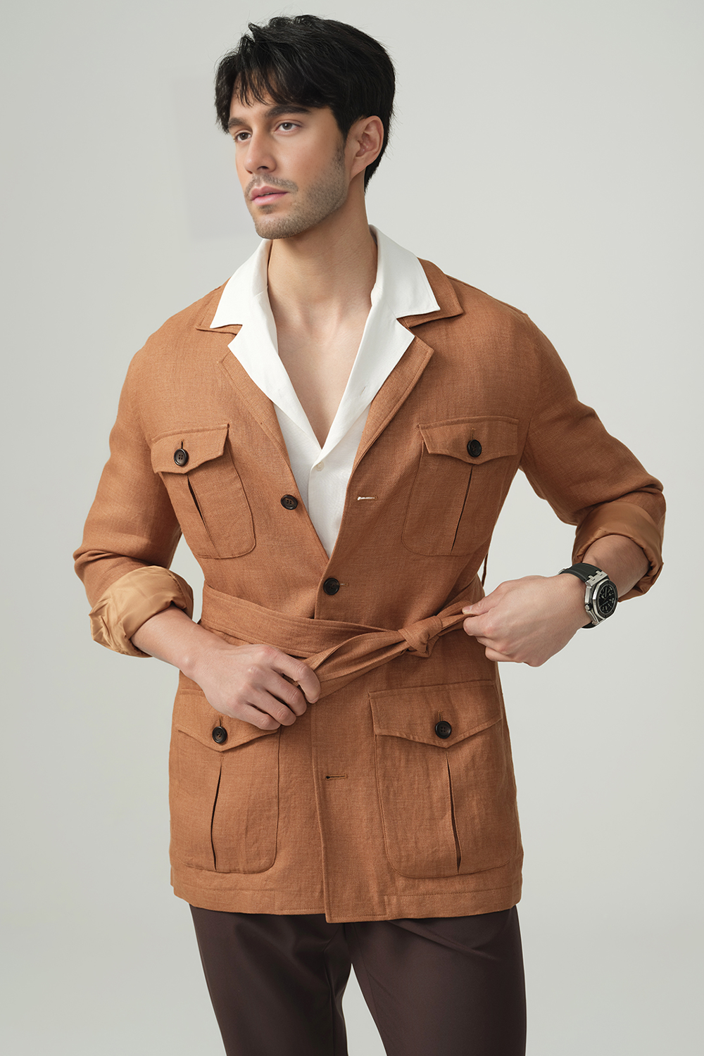 Safari Jacket desestruturado, com faixa 100% linho - Tabaco