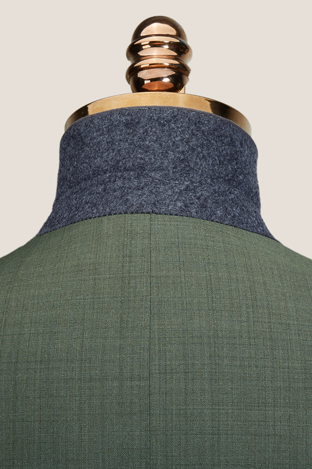 Costume single breasted em poliviscose, com lapela notched média - Verde