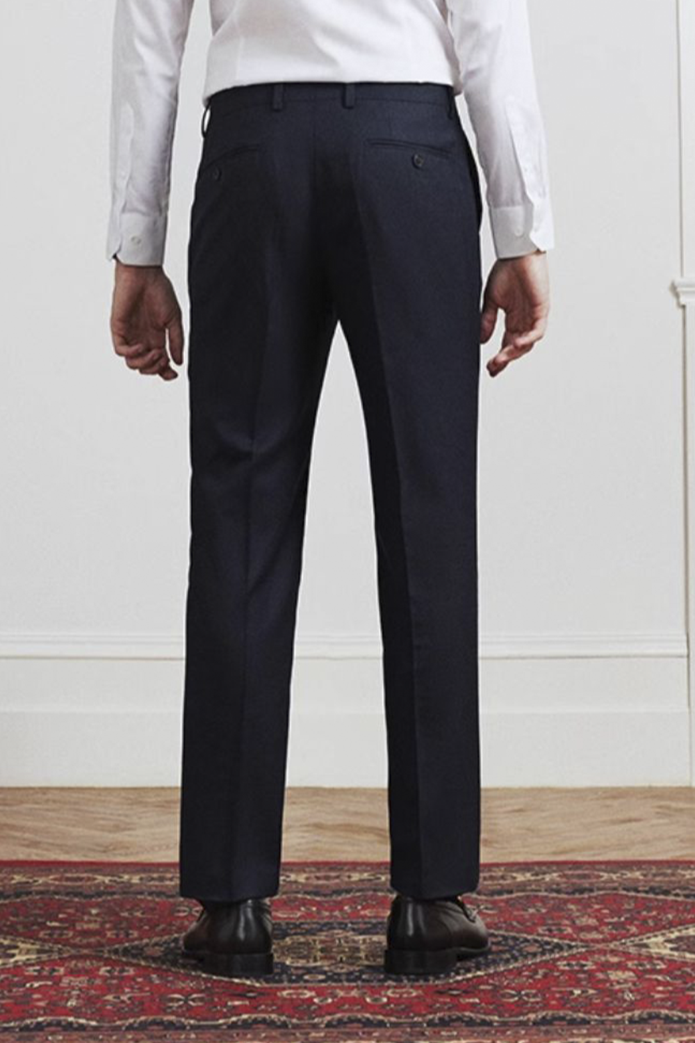 Calça de modelagem italiana, em lã super 130'S com 17.20 µ com cintura alta e passantes de cinto - Exalt Azul Marinho