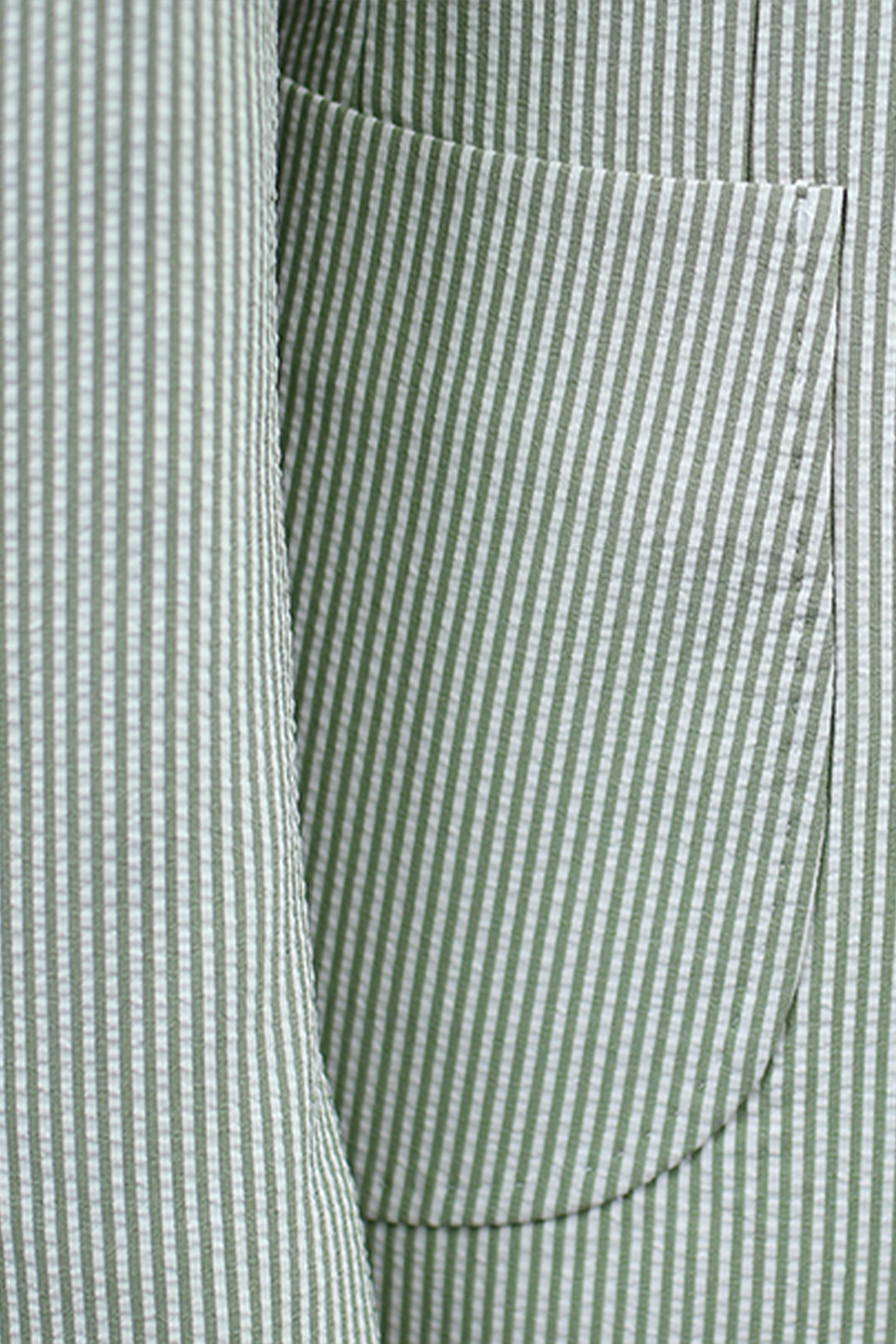 Blazer em tecido seersucker, single breasted com lapela peak - Listras verdes HNR