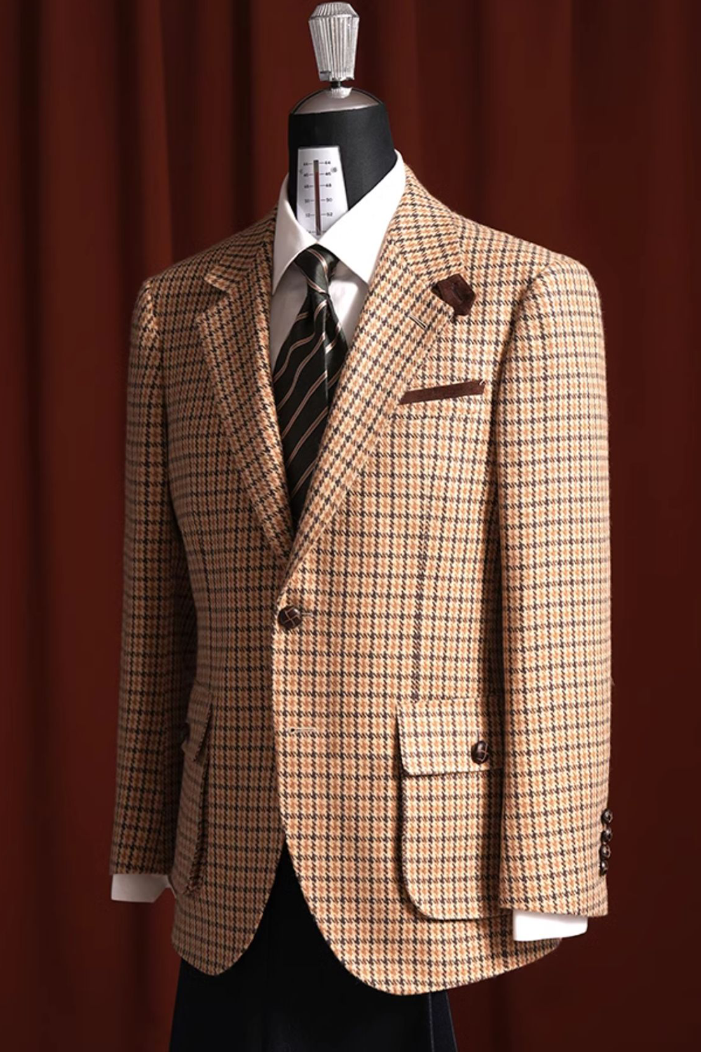 Lanifício FOX BROTHERS & CO - Blazer single breasted com lapela notched e botões capotão, em lã com cashmere - Padronagem