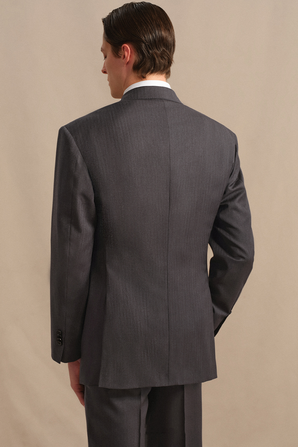 Costume half canvas, double breasted 6x2 com lapela peak large, 100% lã super 130'S com 17.25 µ - Cinza espinha de peixe