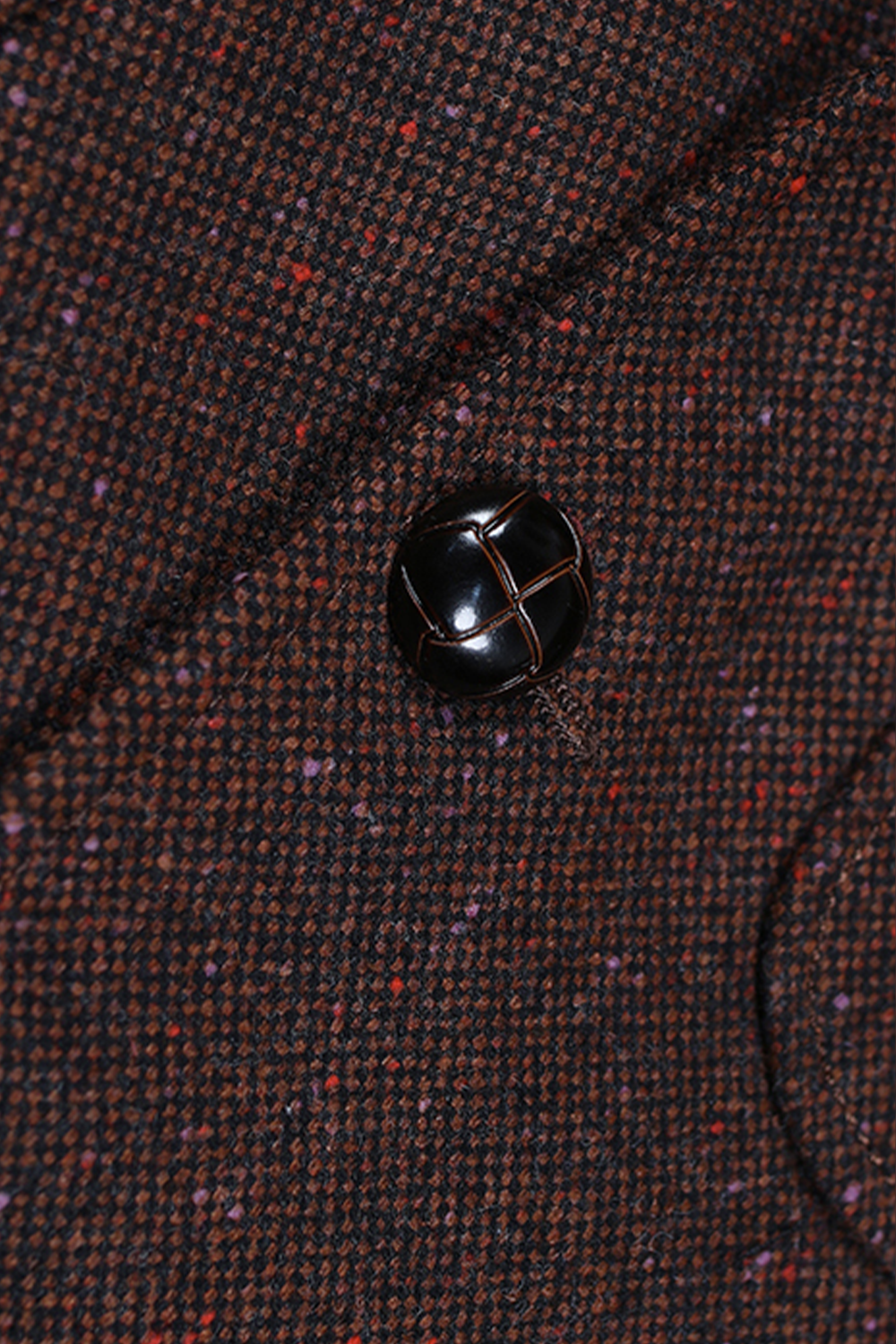 Safari Winter, em lã tweed, com forro bemberg rayon.