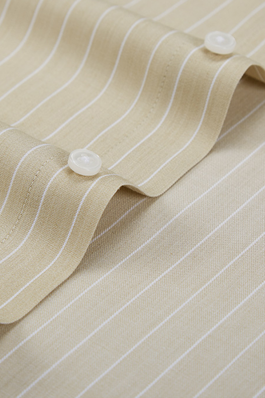 Camisa de manga comprida com colarinho windsor, em algodão com poliester - Khaki listrada