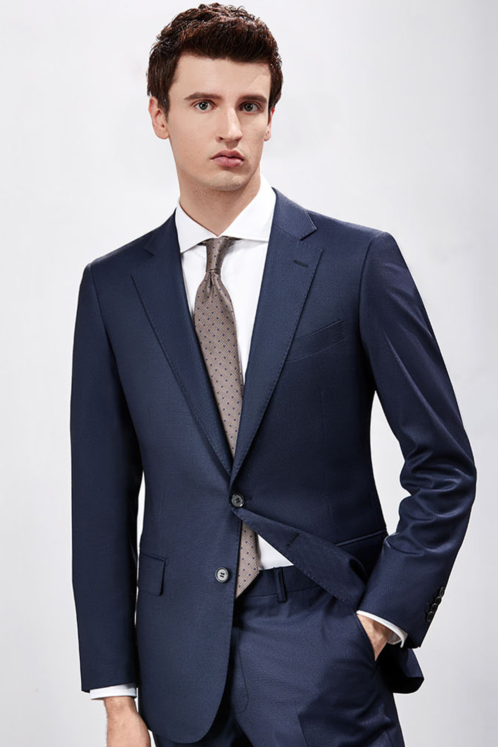 Costume single breasted em poliviscose e elastano, com lapela notched - Azul marinho