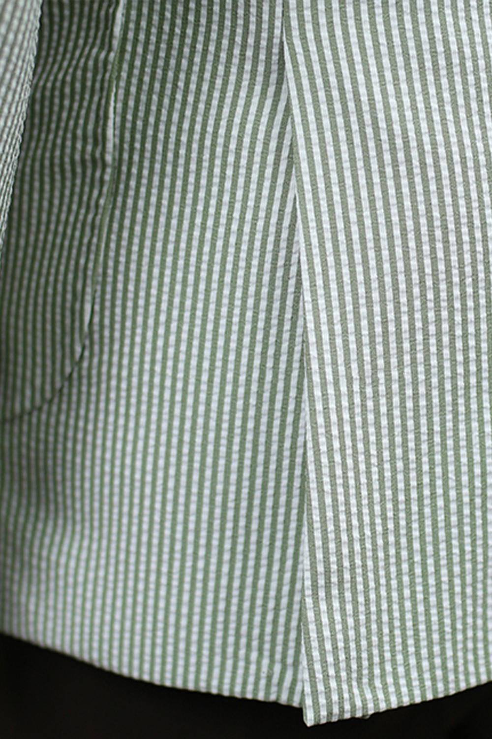 Blazer em tecido seersucker, single breasted com lapela peak - Listras verdes HNR