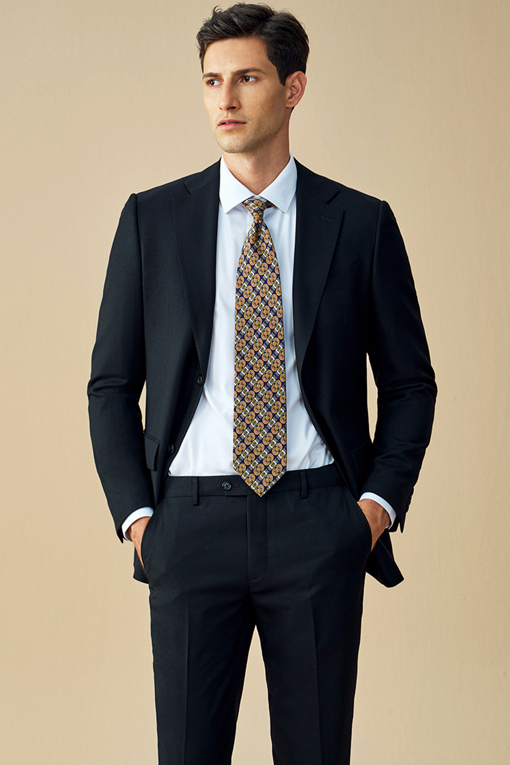 Costume single breasted, em lã tropical, com lapela notched - Preto