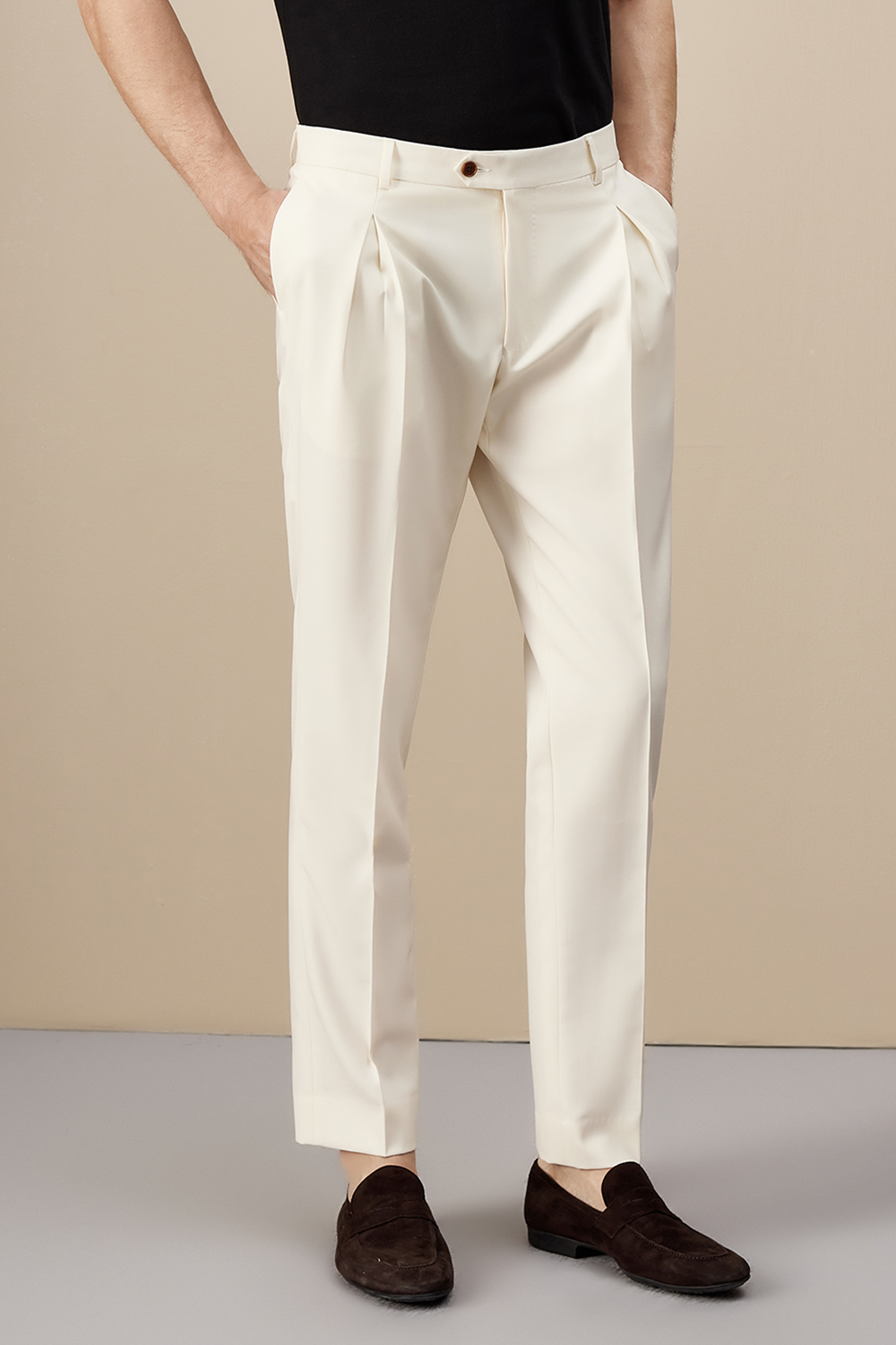 Calça de modelagem italiana, em lã super 130'S com 17.20 µ com cintura alta e passantes de cinto - Ristretto branca