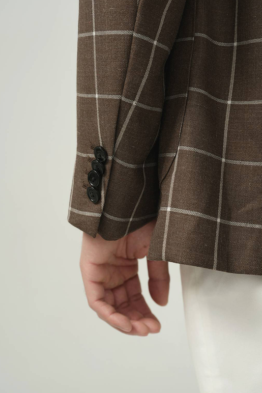 Blazer em lã, rami e seda, half canvas, single breasted com lapela notched - Marrom Xadrez