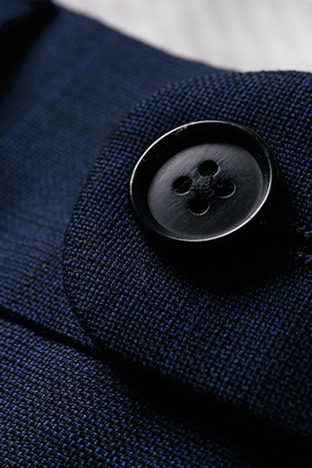 Calça de modelagem italiana, em lã super 130'S com 17.20 µ com cintura alta e passantes de cinto - Exalt Azul marinho com padronagem