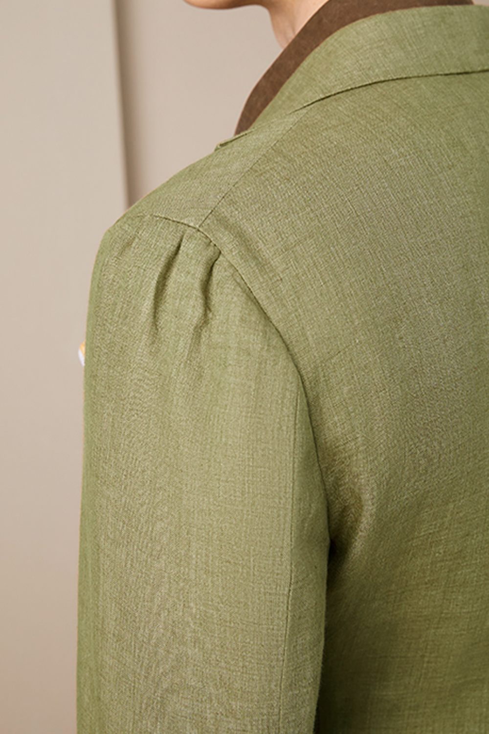 Costume desestruturado single breasted, 100% linho, com lapela notched - Verde oliva