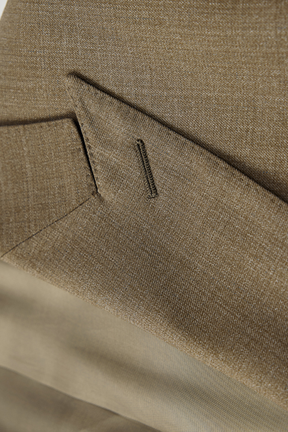 Costume single breasted em poliviscose, com lapela peak- Khaki