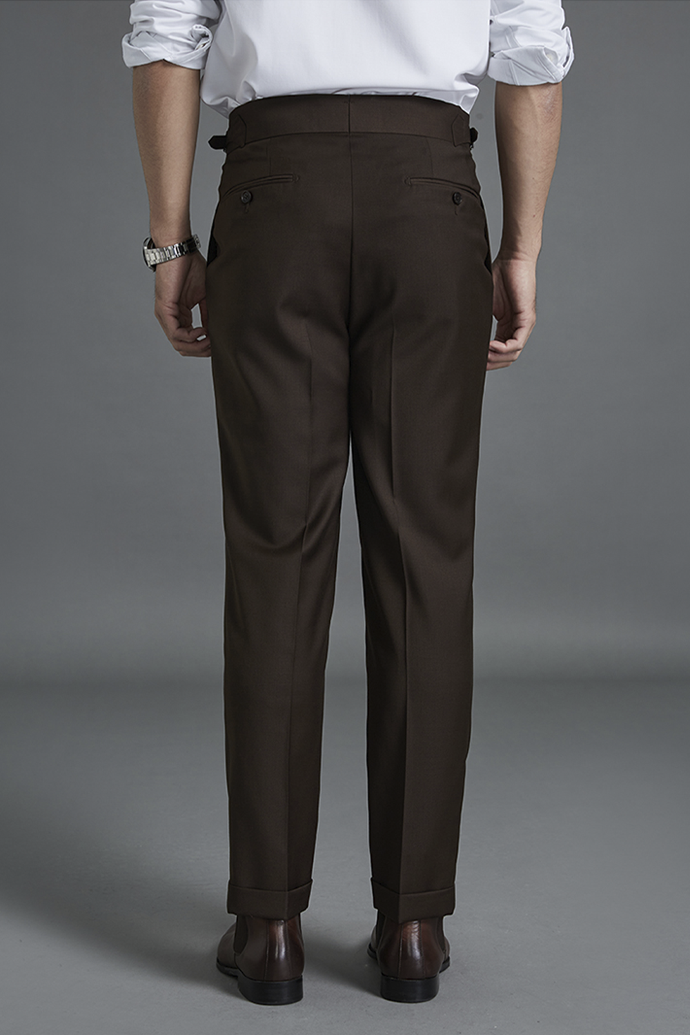 Calça de modelagem italiana, em lã merino 110's 18.25 micron - Marrom
