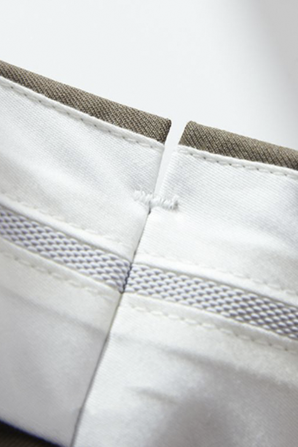 Calça em lã merino super 120's, 17.75µ, com ajuste lateral - Marrom