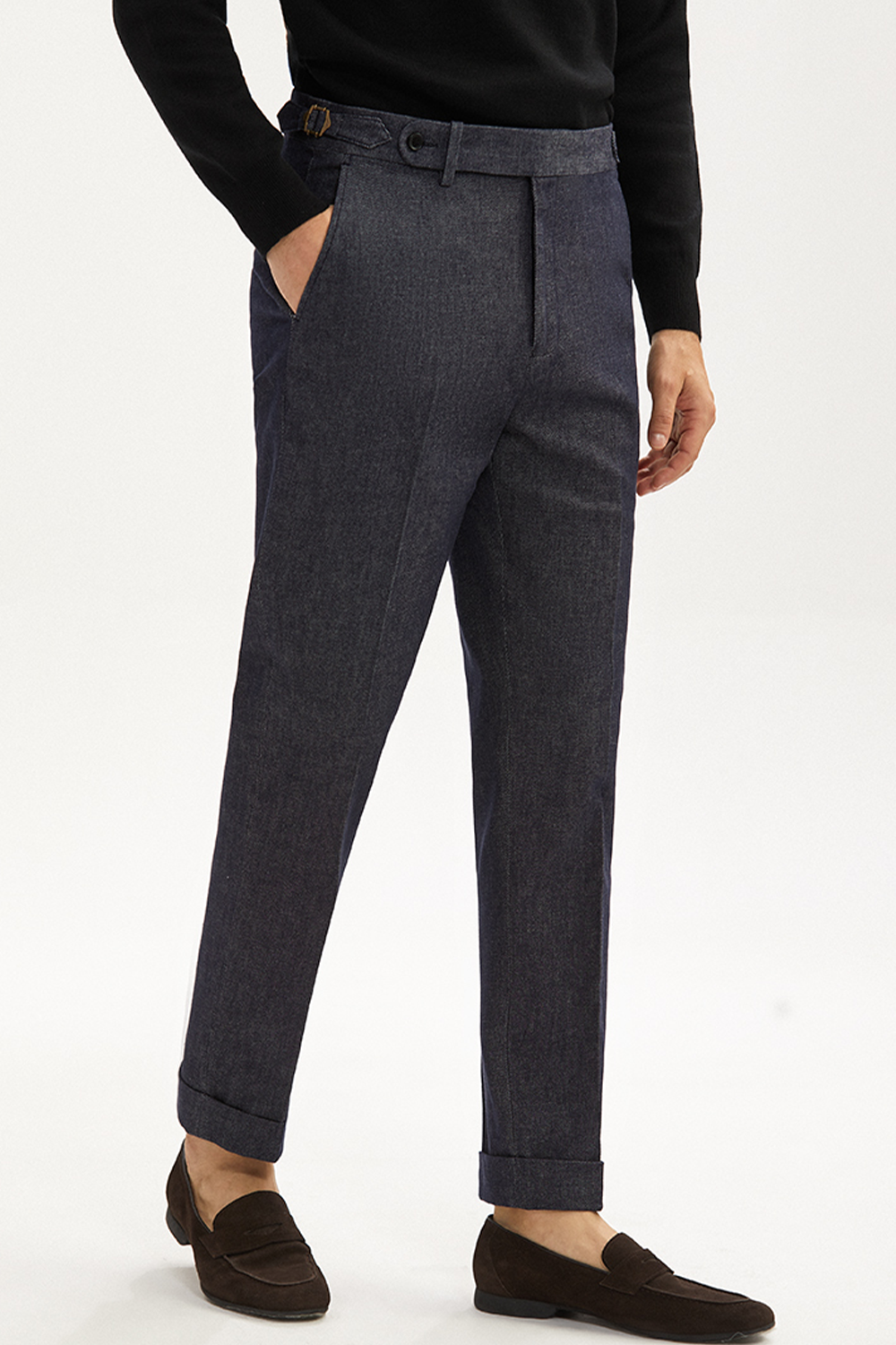Calça em modelagem italiana jeans de algodão, cintura alta, com ajustadores laterais - Jeans - ANS