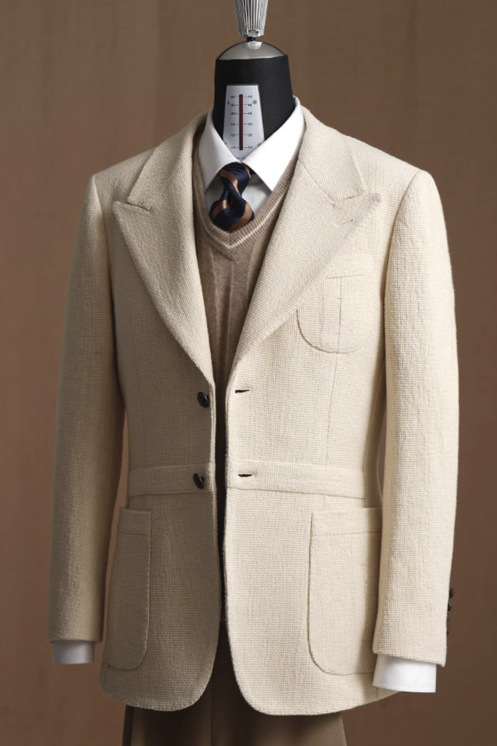 Safari Jacket, em algodão com tramas basket weave, com lapela peak e botões capotão - Off-White