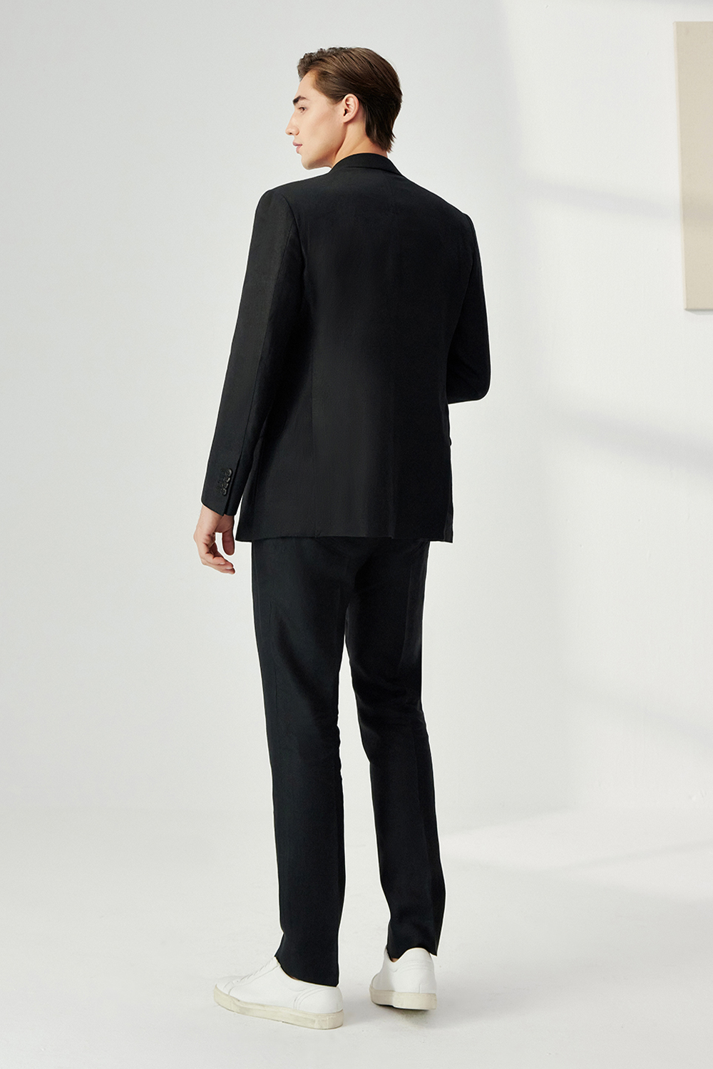 Costume double breasted 6x2, em linho hopsack, com lapela peak large - Preto