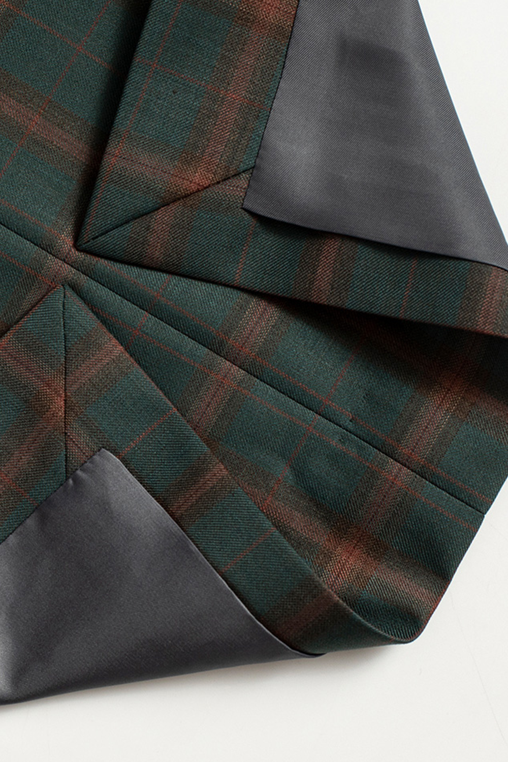 Blazer single breasted, em lã merino super 130'S, 17.20 micron, com lapela peak - Tartan verde