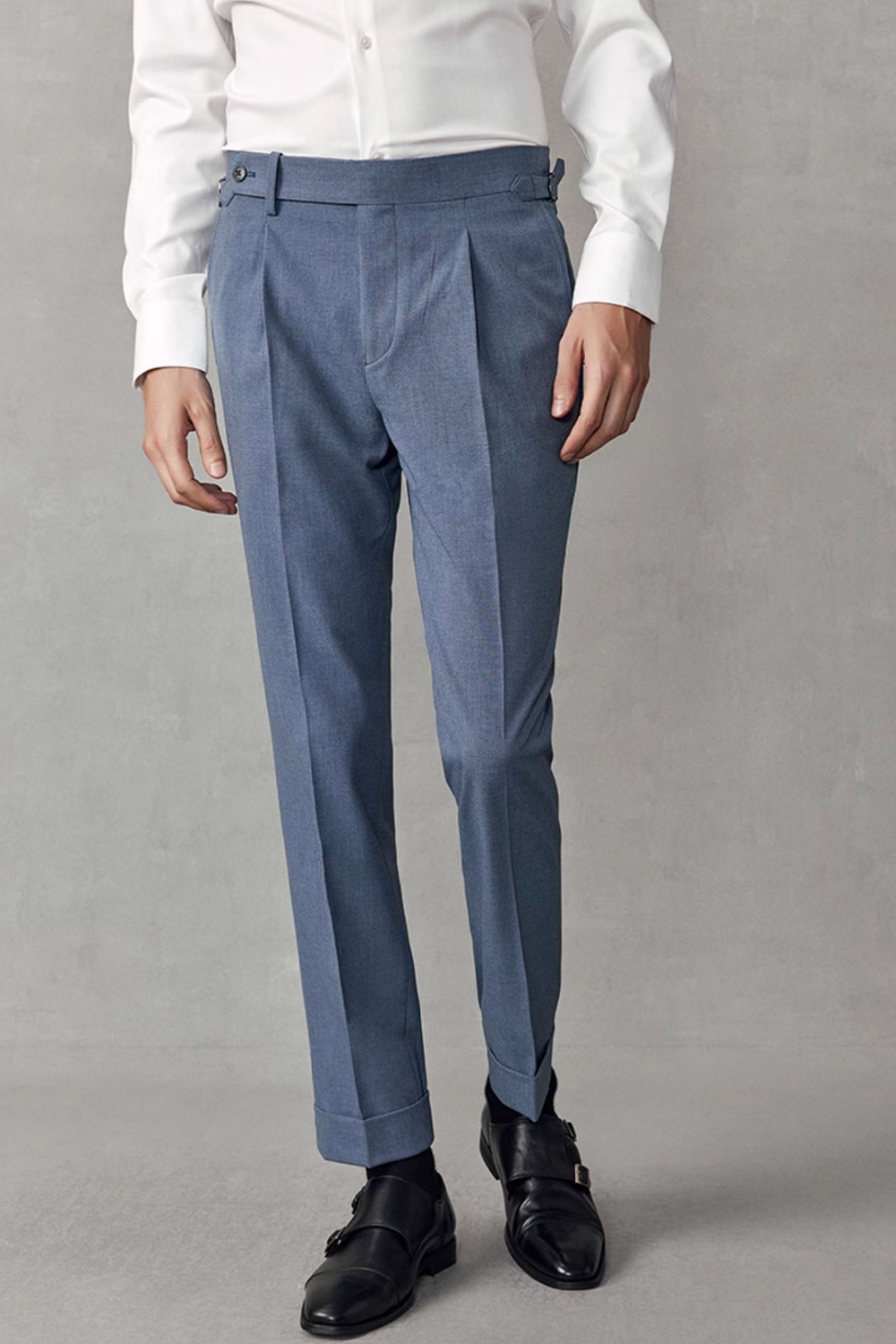 Costume single breasted em poliviscose e elastano, com lapela peak- Azul aço
