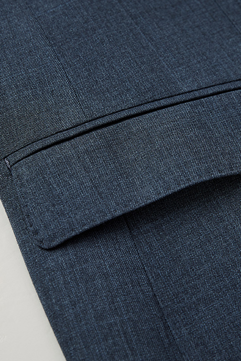 Costume double breasted 6x2 em poliviscose, com lapela peak - Azul