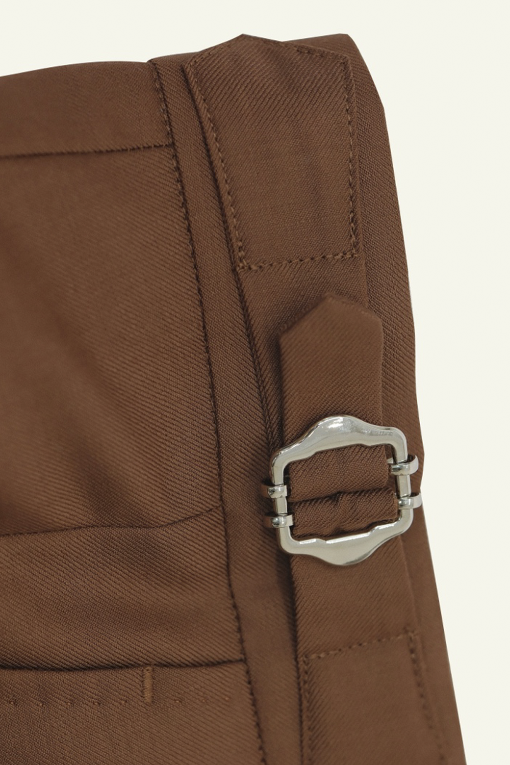 Calça em lã merino super 120's, 17.75µ, com ajuste lateral - Marrom Coral
