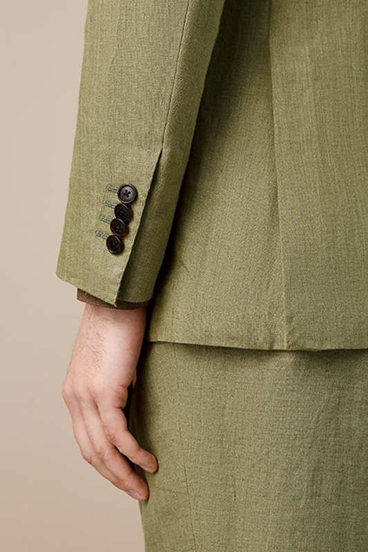 Costume desestruturado single breasted, 100% linho, com lapela notched - Verde oliva