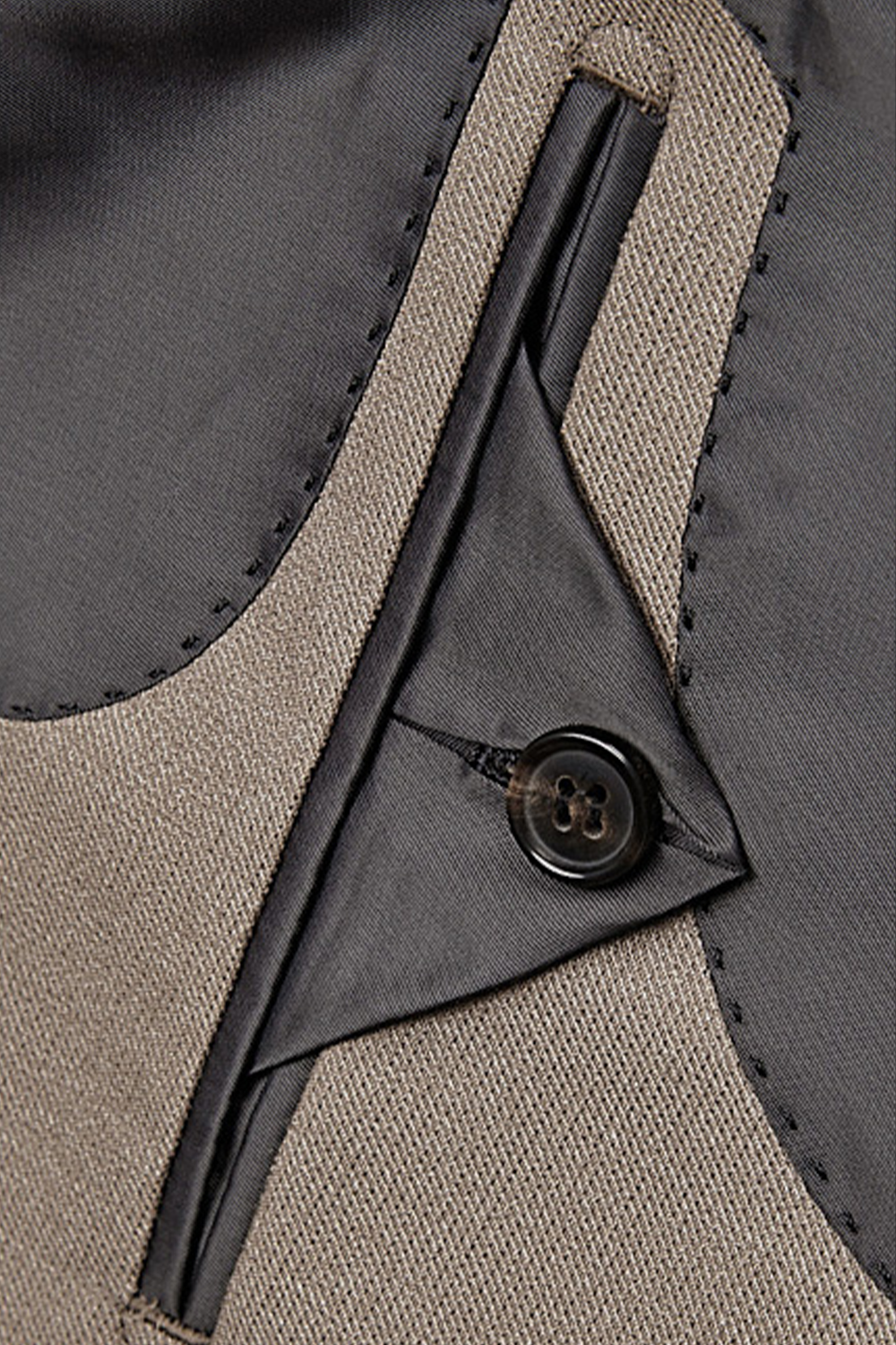 Costume single breasted em poliviscose e elastano, com lapela notched - Khaki