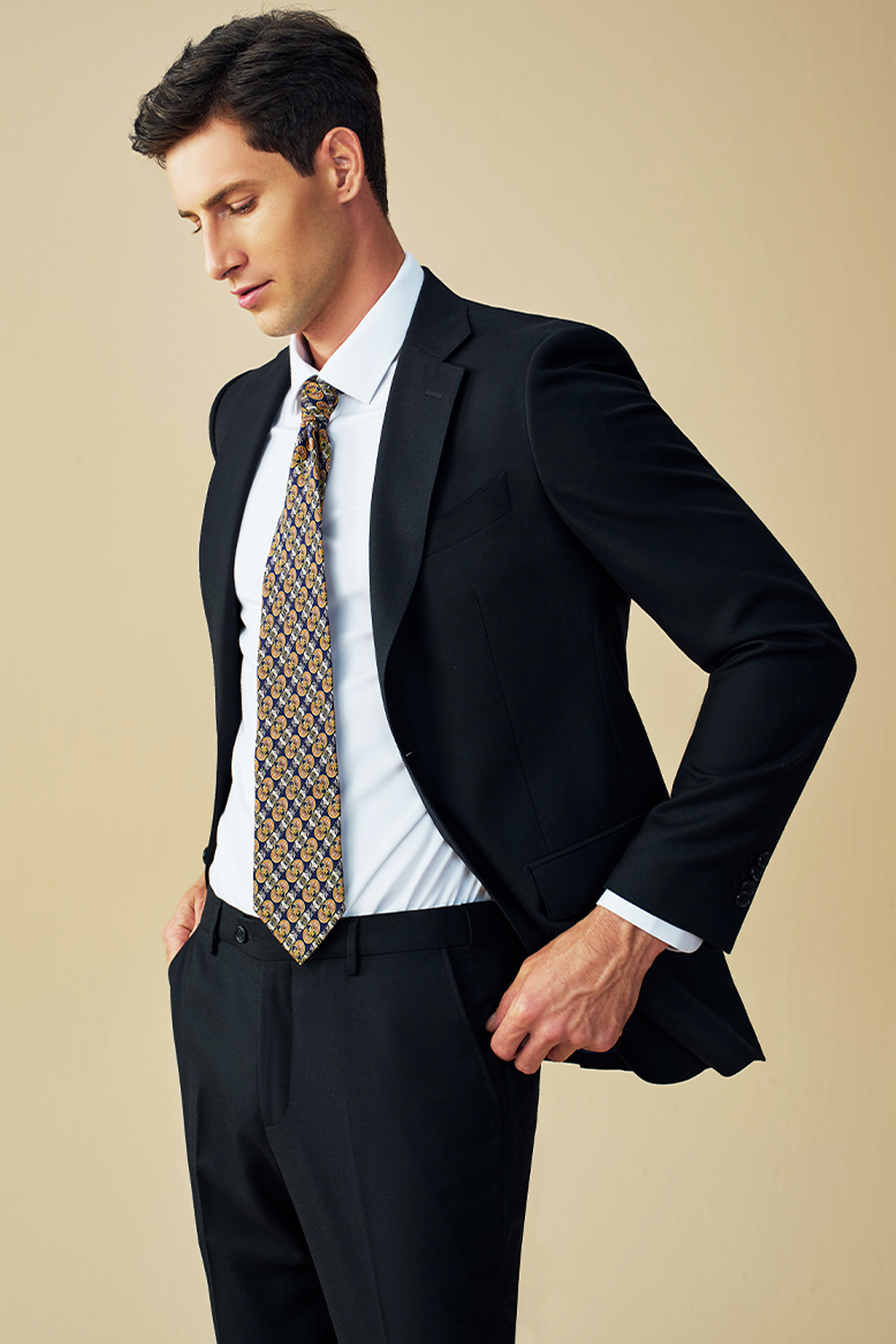 Costume single breasted, em lã tropical, com lapela notched - Preto