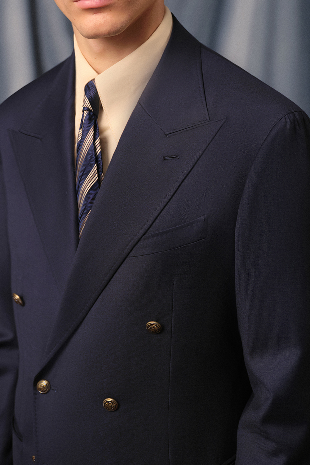 Blazer double breasted com lapela peak, 100% lã super 120'S com 17.75 µ – Azul Marinho Navy