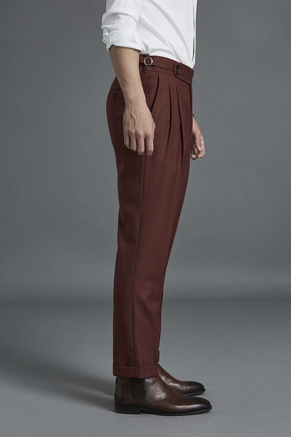 Calça de modelagem italiana, em lã merino 110's 18.25 micron - Marrom bordô